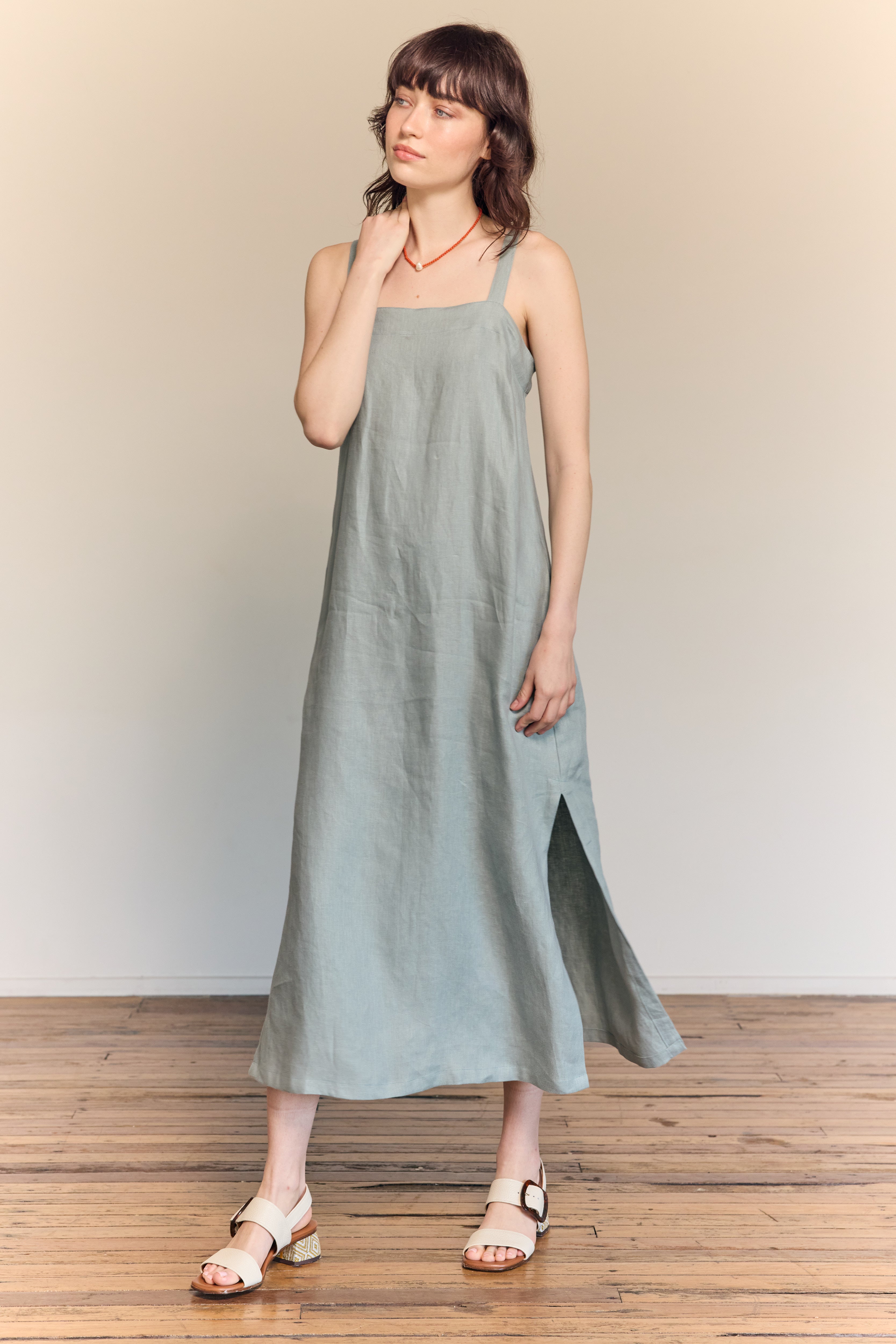 Vestido largo Elsa de lino color verde espuma de mar